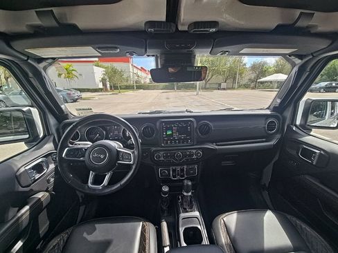 Used 2022 Jeep Wrangler Unlimited Sahara AWD/4WD image 30