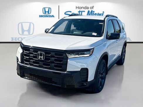 New 2026 Honda Pilot Sport image 3