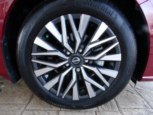 Certified 2023 Nissan Altima 2.5 SV w/ SV Premium Package image 12