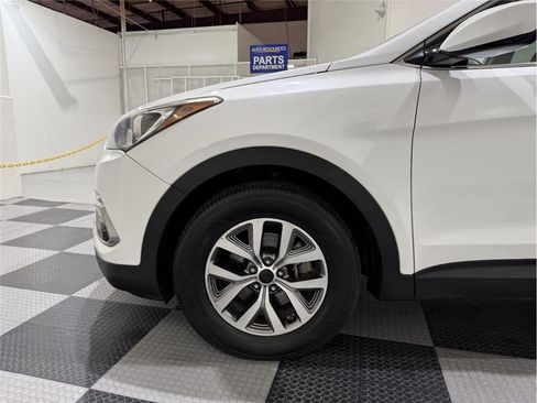 Used 2017 Hyundai Santa Fe Sport image 10