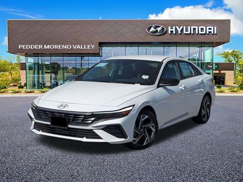 New 2025 Hyundai Elantra SEL image 2