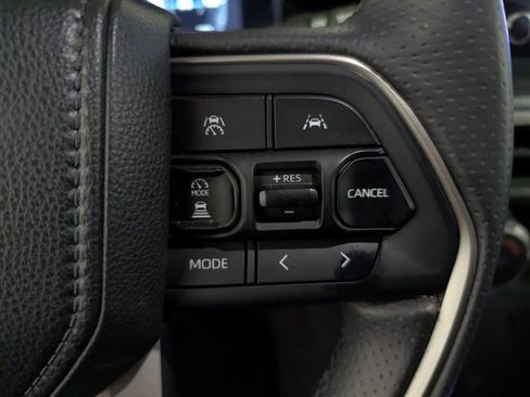 Used 2025 Toyota 4Runner TRD Off-Road AWD/4WD image 17
