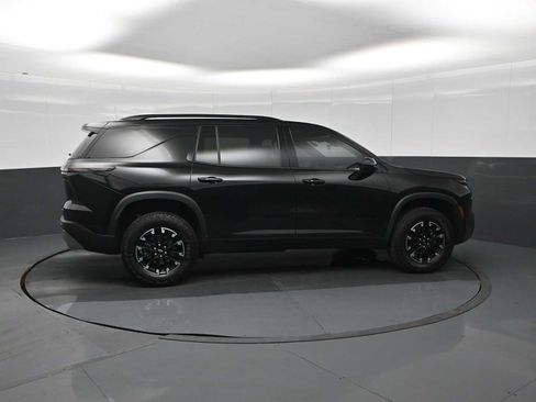 Used 2024 Chevrolet Traverse Z71 image 9