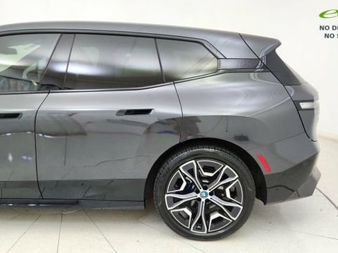 Used 2024 BMW iX xDrive50 w/ Sport Package AWD/4WD image 10