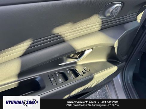 Used 2025 Hyundai Elantra SEL image 15