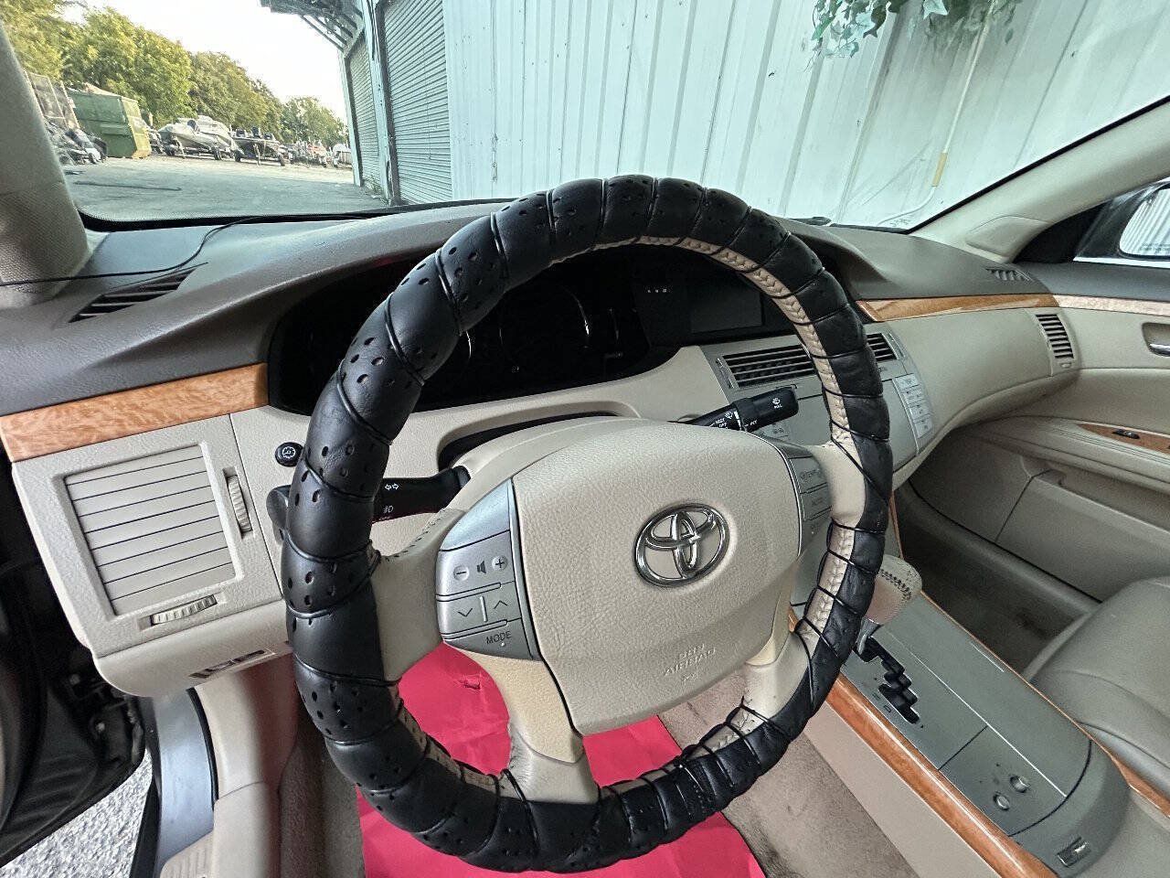 Used 2006 Toyota Avalon XLS FWD image 7
