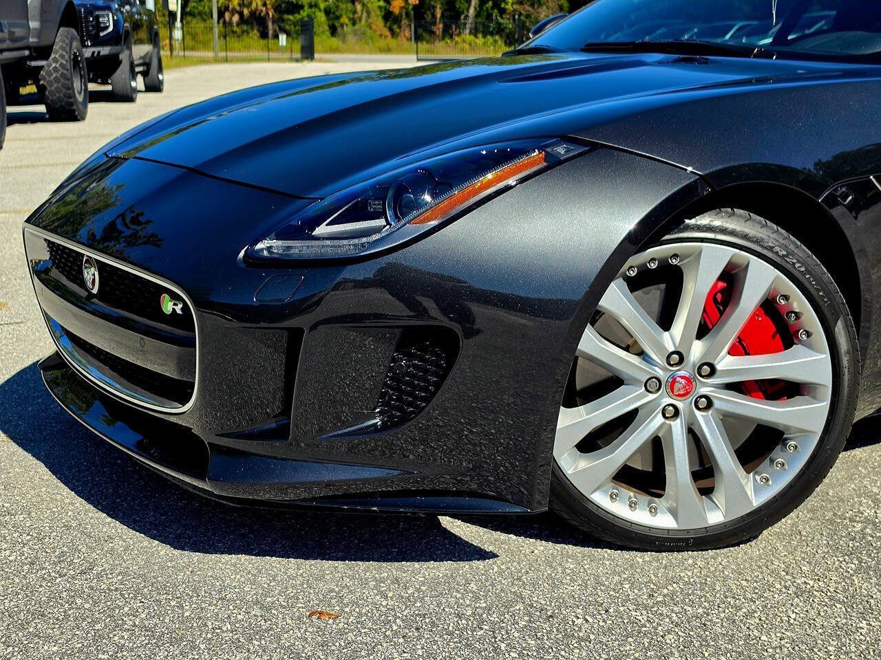 Used 2015 Jaguar F-TYPE R RWD image 5