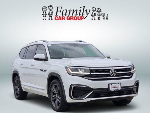Used 2022 Volkswagen Atlas SEL R-Line AWD/4WD image 2