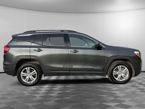 Used 2018 GMC Terrain SLE w/ Driver Convenience Package image 8