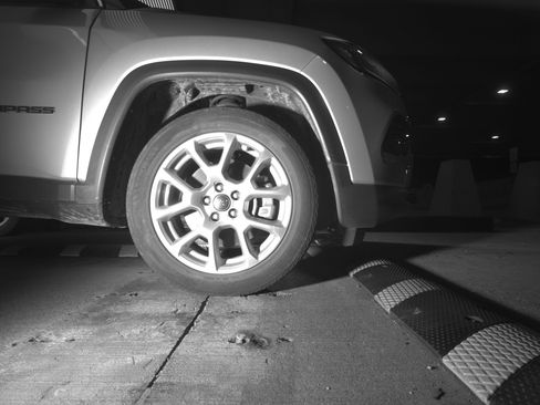 Used 2025 Jeep Compass Limited image 13