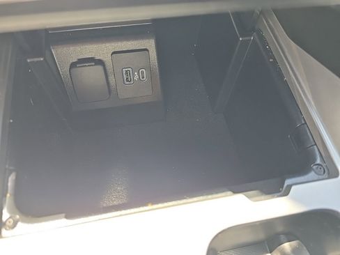 Used 2023 Ford Explorer XLT w/ Equipment Group 202A image 39