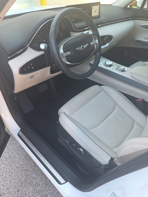 Used 2023 Genesis GV70 2.5T w/ Advanced Package AWD/4WD image 4