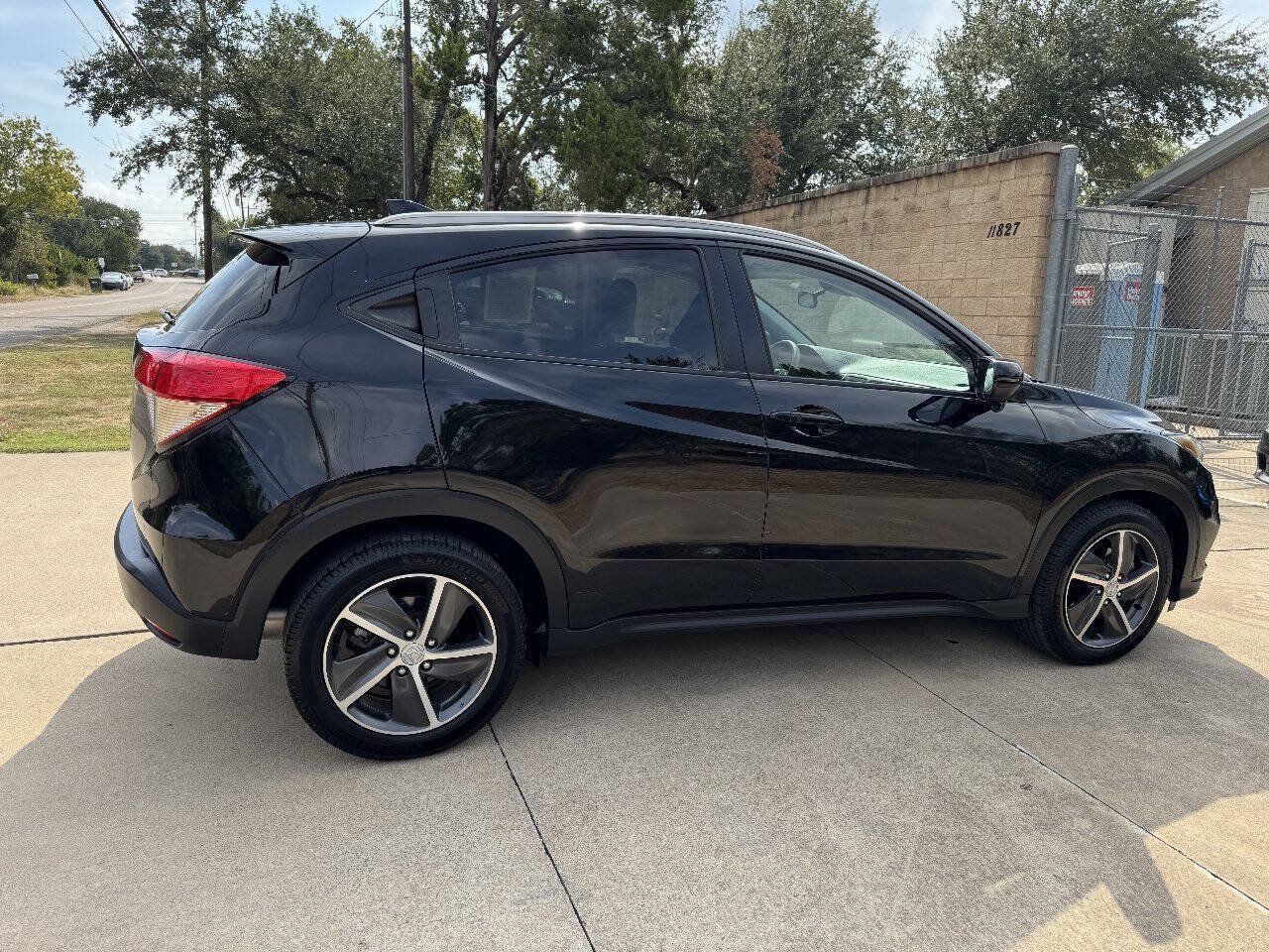 Used 2021 Honda HR-V EX image 14