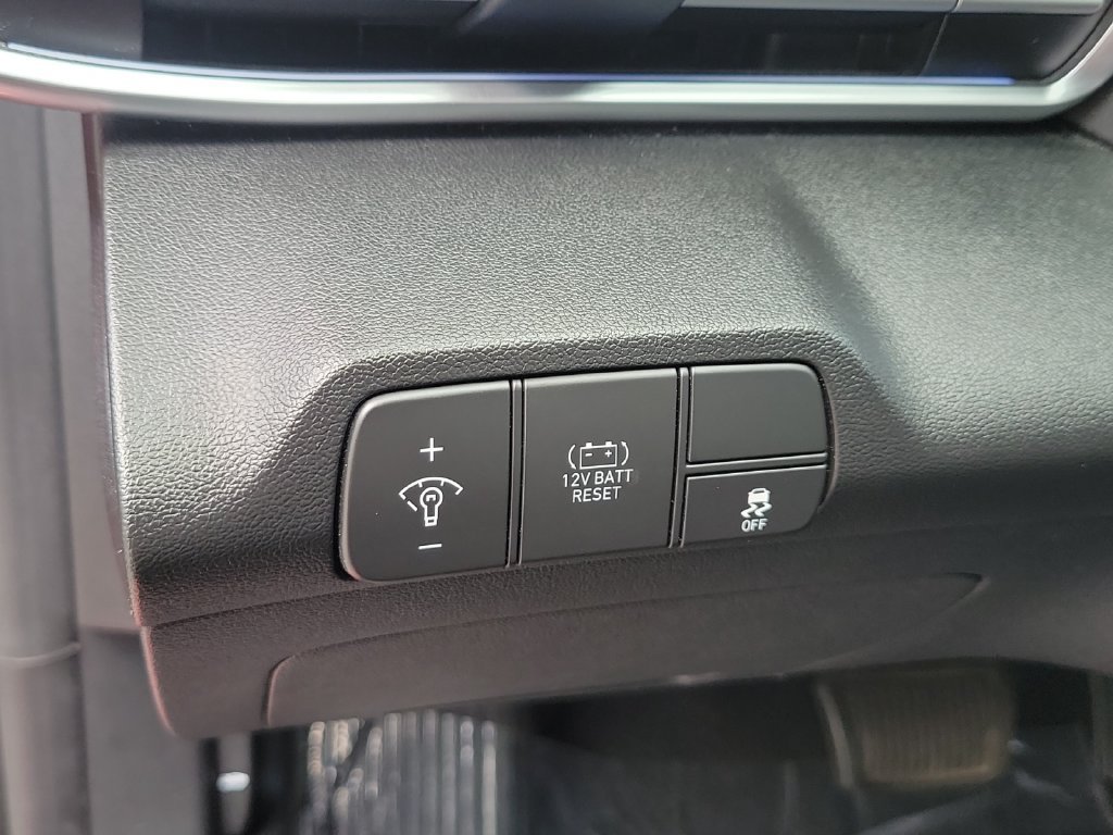 Used 2025 Hyundai Elantra Limited FWD image 23