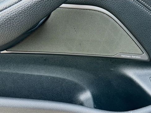 Used 2021 BMW 530i image 24