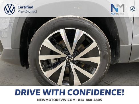 Used 2023 Volkswagen Taos SE w/ Panoramic Sunroof Package AWD/4WD image 14