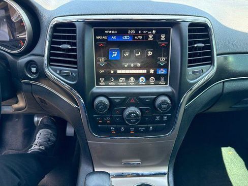 Used 2017 Jeep Grand Cherokee Limited w/ Luxury Group II AWD/4WD image 8