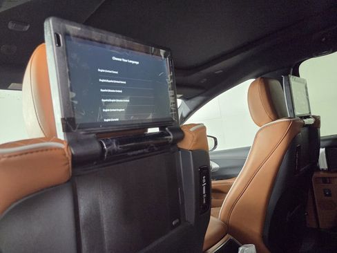 New 2026 Chrysler Pacifica Pinnacle w/ Trailer Tow Group image 14