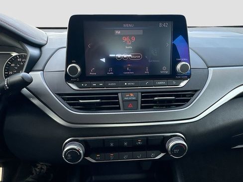 Certified 2024 Nissan Altima 2.5 SR FWD image 19