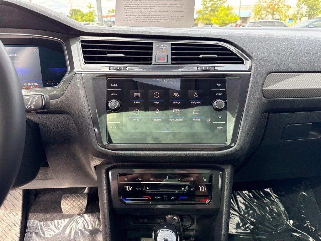 Certified 2022 Volkswagen Tiguan SE AWD/4WD image 17
