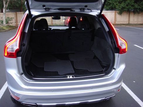 Used 2015 Volvo XC60 T6 AWD/4WD image 17