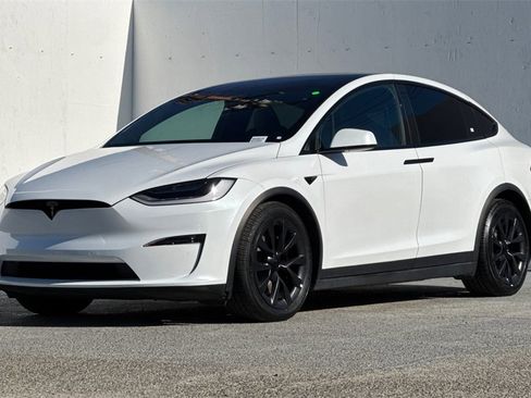 Used 2023 Tesla Model X image 8