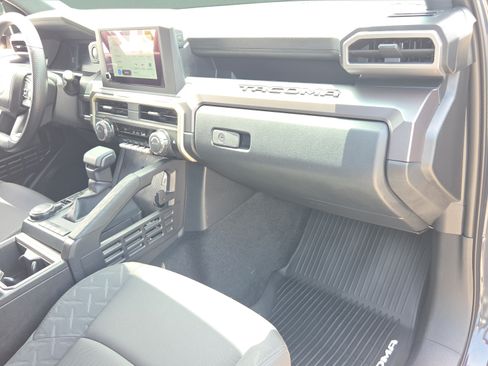 Certified 2026 Toyota Tacoma SR5 AWD/4WD image 27