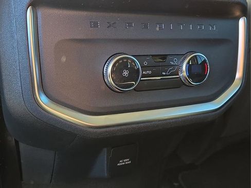 Used 2025 Ford Expedition Active image 17