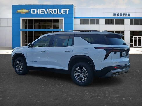 New 2026 Chevrolet Traverse LT image 3