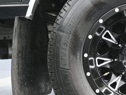 Used 2024 GMC Sierra 3500 SLT w/ SLT Convenience Package image 44