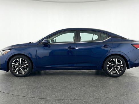 Used 2025 Nissan Sentra SV image 5