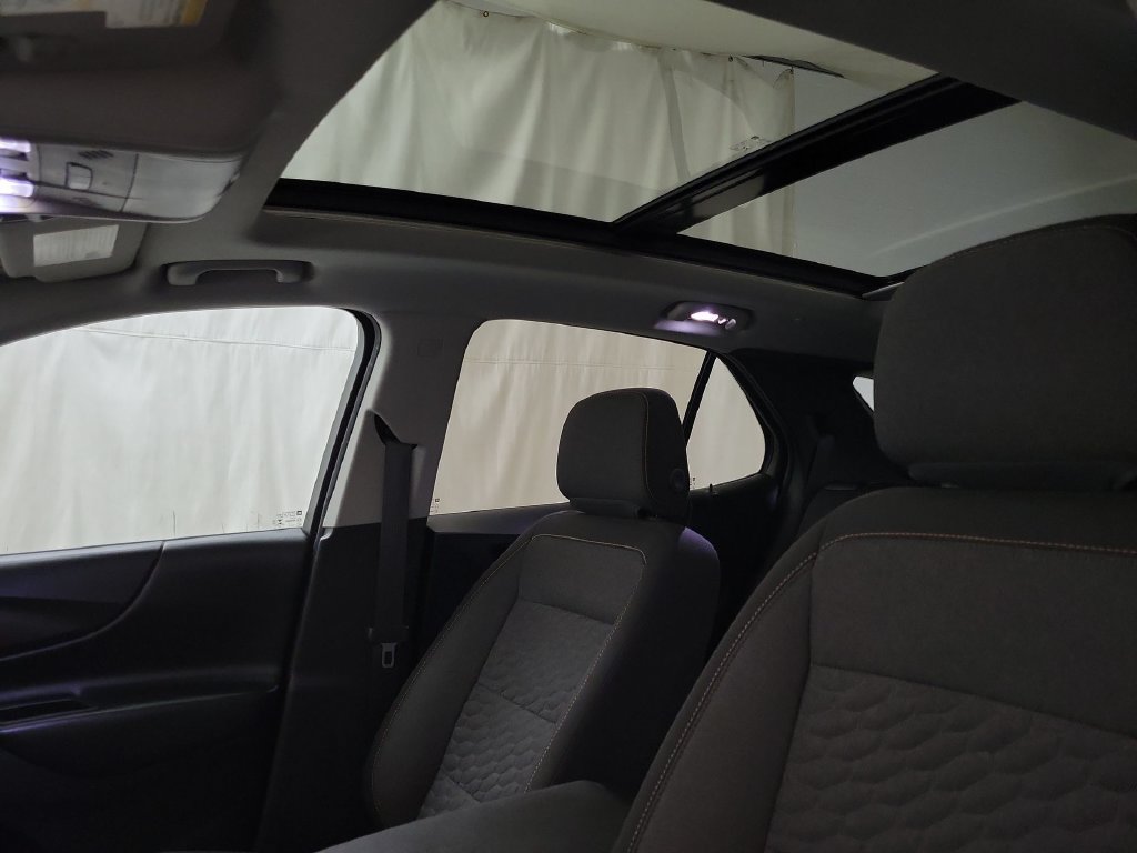 Certified 2019 Chevrolet Equinox LT w/ Sun & Navigation Package AWD/4WD image 11