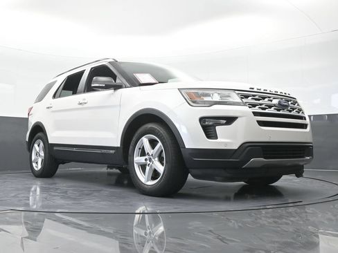 Used 2018 Ford Explorer XLT w/ Equipment Group 202A FWD image 65