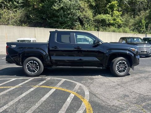 Used 2024 Toyota Tacoma TRD Sport RWD image 2