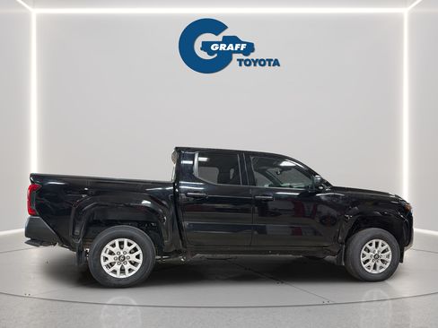 Used 2024 Toyota Tacoma SR AWD/4WD image 9