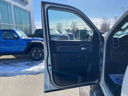 Certified 2022 RAM 2500 Big Horn w/ Snow Chief Group image 9