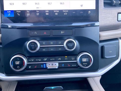 Used 2024 Ford Expedition Max Limited image 28