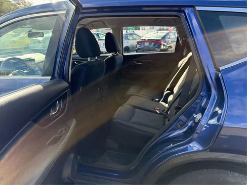 Used 2017 Nissan Rogue S image 10