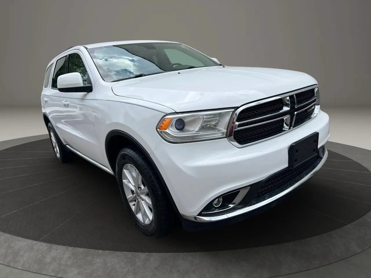 Used 2019 Dodge Durango SXT AWD/4WD image 3