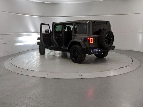 Used 2023 Jeep Wrangler Unlimited Sahara w/ Cold Weather Group image 10