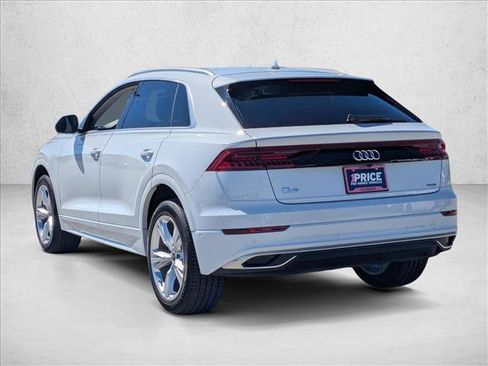 Used 2023 Audi Q8 Premium image 8