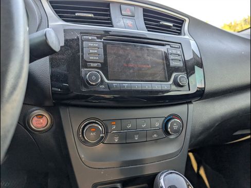 Used 2017 Nissan Sentra SV FWD image 18