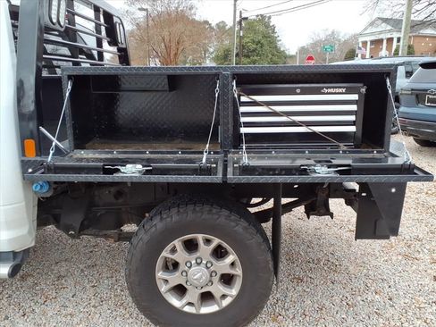 Used 2017 RAM 3500 Tradesman w/ Chrome Appearance Group image 6