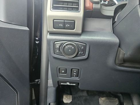 Certified 2022 Ford F350 Platinum w/ Tremor Off-Road Package image 21