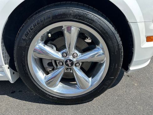 Used 2006 Ford Mustang GT RWD image 8