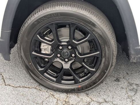 New 2026 Jeep Compass Latitude image 8