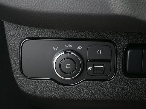Used 2025 Mercedes-Benz Sprinter 2500 image 9