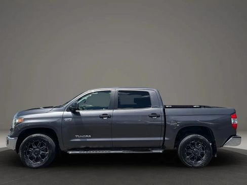 Used 2018 Toyota Tundra SR5 w/ SR5 Upgrade Package AWD/4WD image 2