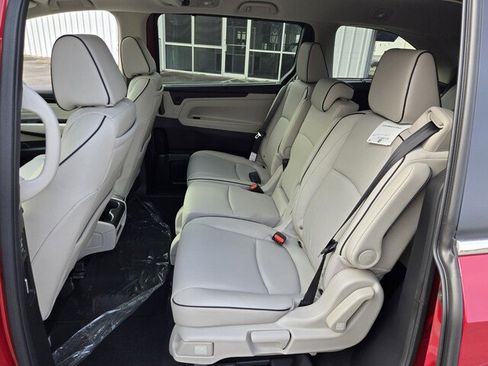 New 2026 Honda Odyssey Touring image 6