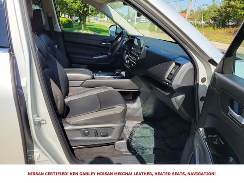 Certified 2025 Nissan Pathfinder SL image 51
